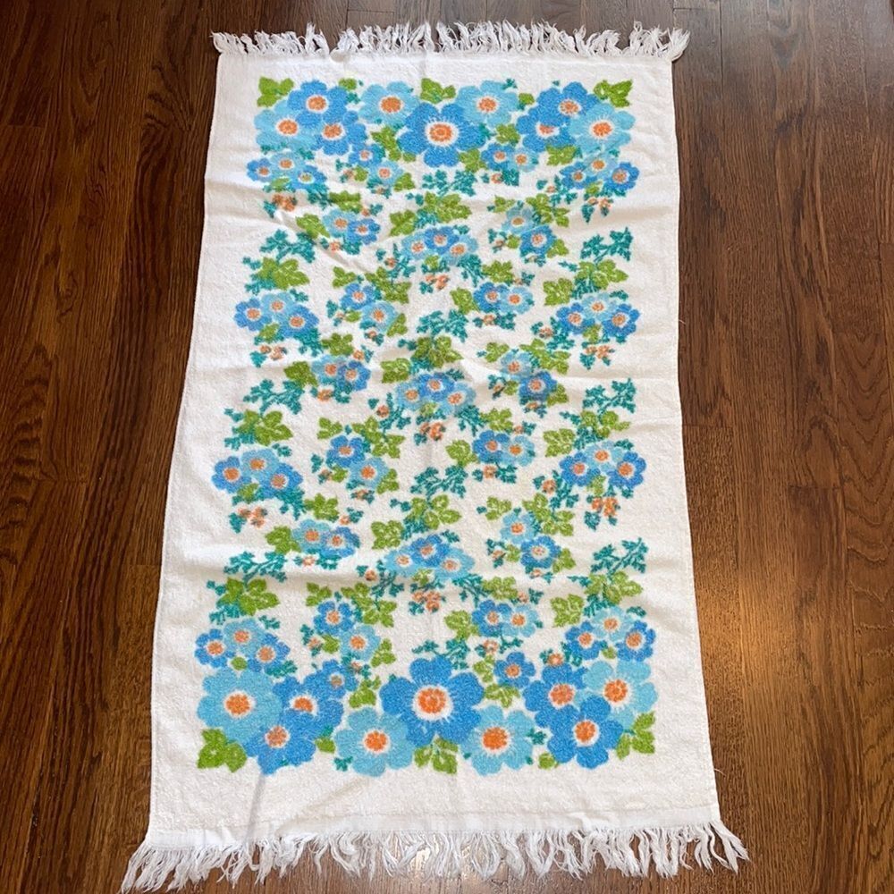 Vintage 70s blue, green & orange flower power white cotton bath towel